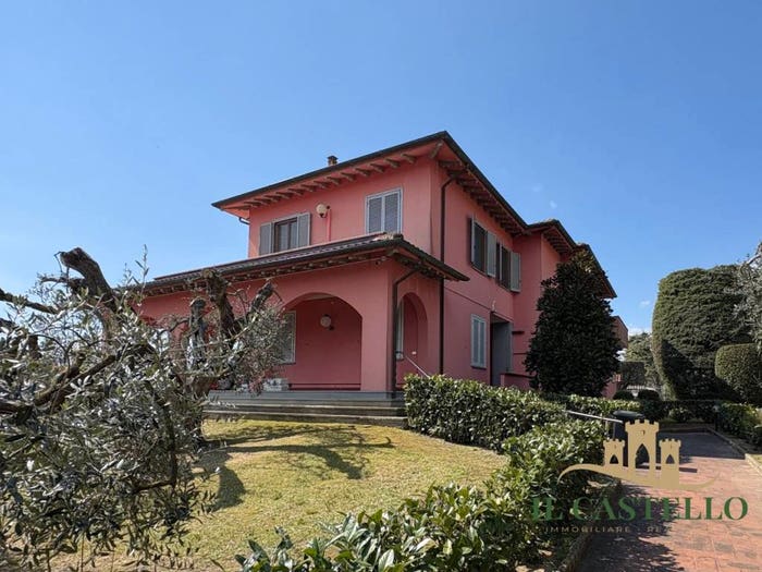 Casa con 6 locali in vendita in Via Fosse Ardeatine, Centro, Castiglione del Lago