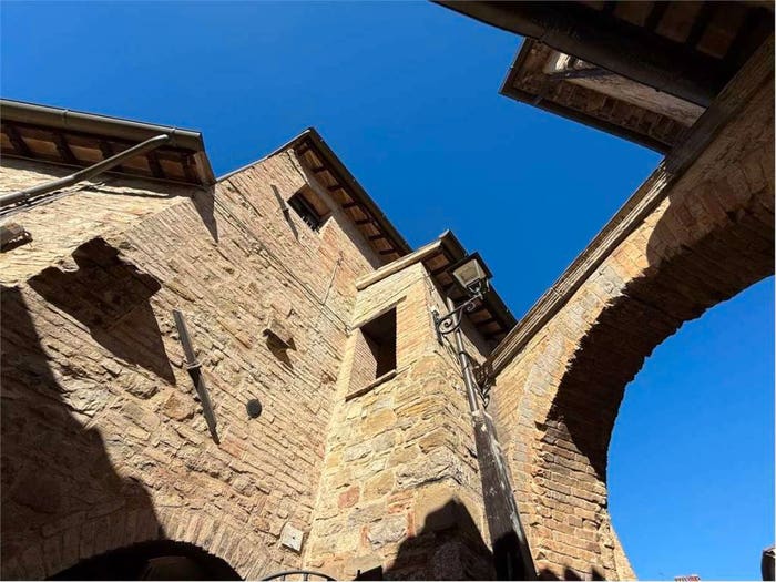 Casa con 6 locali in vendita in Centro, Bevagna