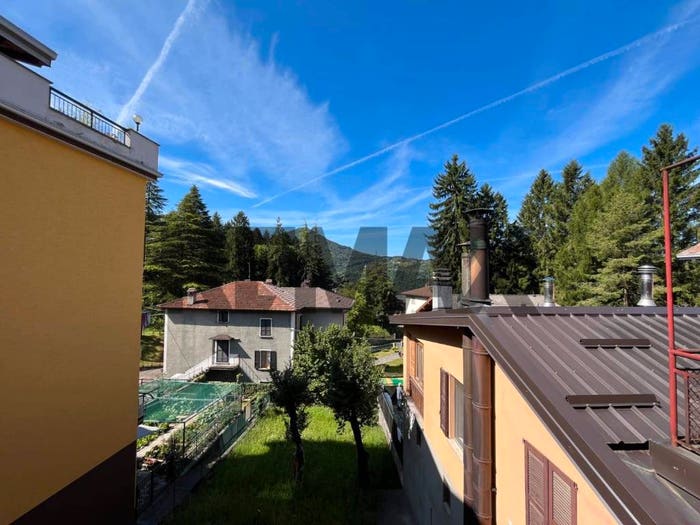 Casa con 6 locali in vendita in Centro, Esino Lario