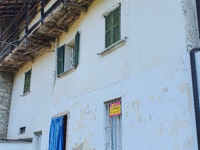 Casa con 6 locali in vendita in Via Bosco Fuori, San Giovanni Bianco