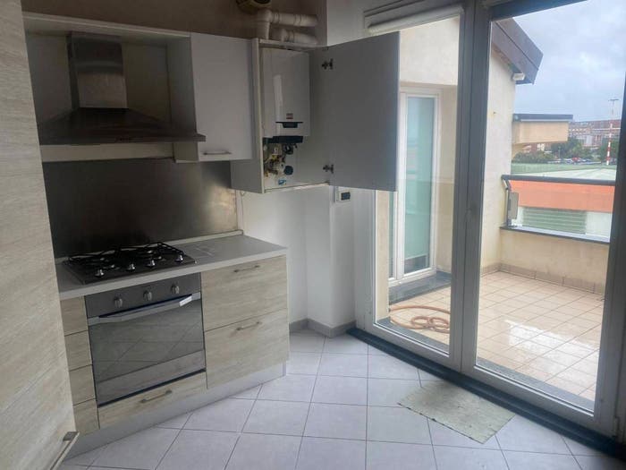 Appartamento con 5 locali in vendita in Via Luigi Cibrario, Sestri Ponente, Genova