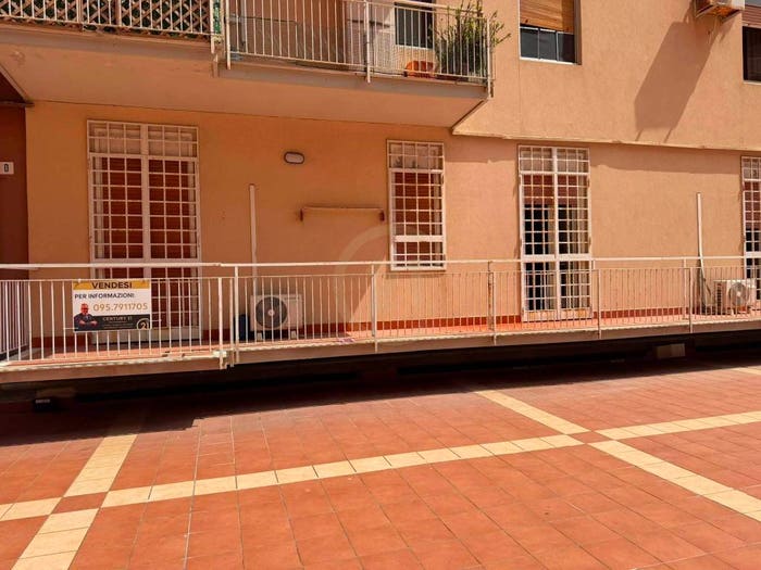 Appartamento trilocale in vendita in Viale Alcide De Gasperi, Guardia Li Cuti, Catania