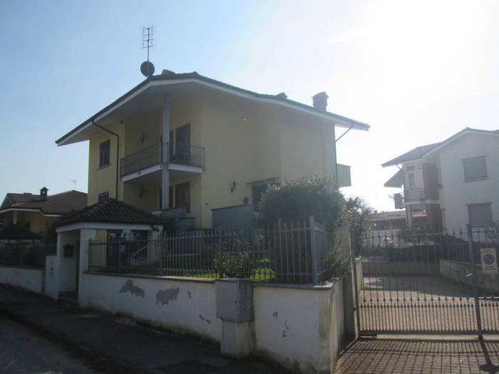 Casa quadrilocale in vendita in Via Aprile, Centro, Villafranca Piemonte