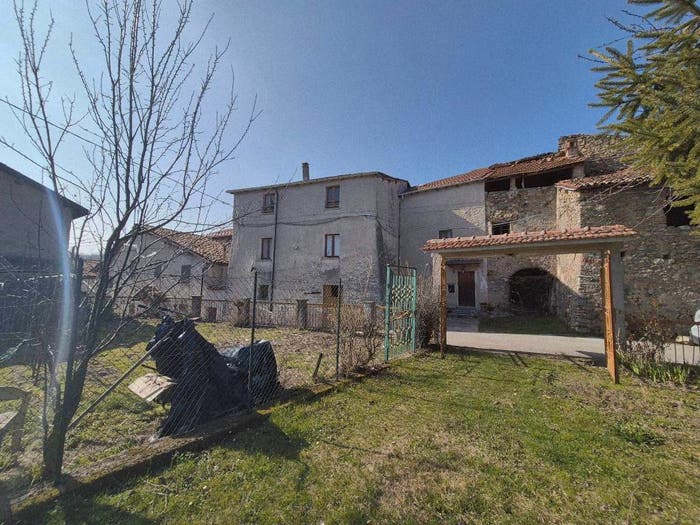 Casa con 6 locali in vendita in Località Martelloni, Pallare