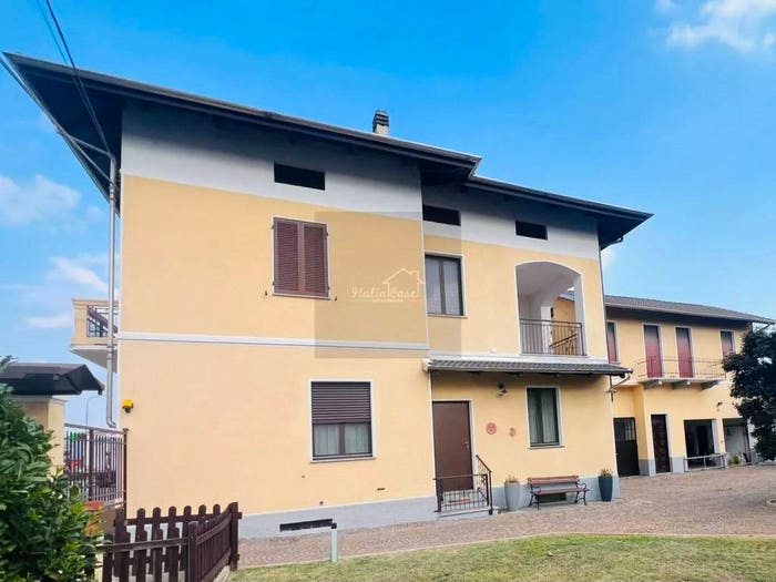 Casa con 6 locali in vendita in Via Martiri della Libertà, Quaregna Cerreto