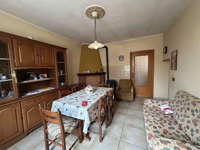 Casa quadrilocale in vendita in Via Bruno Buozzi, Contrada Prati, Castiglione del Lago