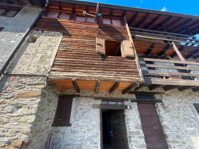 Casa quadrilocale in vendita in Case Di Sopra, Gerola Alta