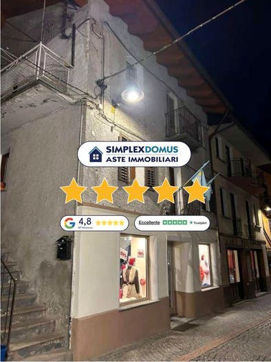 Appartamento quadrilocale in vendita in Via Duca D'Aosta, Centro, Verrès