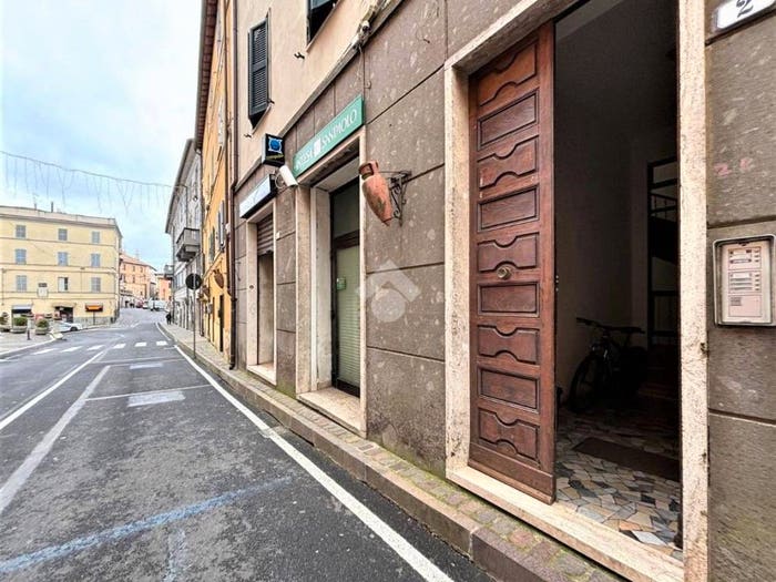Appartamento quadrilocale in vendita in Via Vittorio Veneto, Grotte di Castro