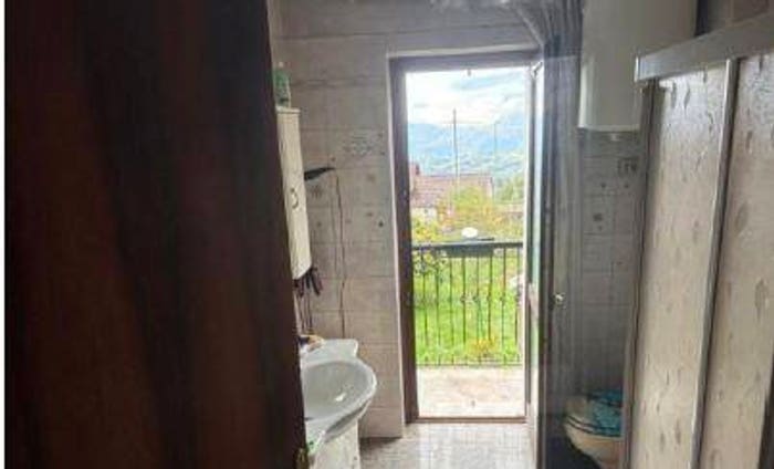 Casa con 6 locali in vendita in via Giulio De Felip, Torres, Alpago