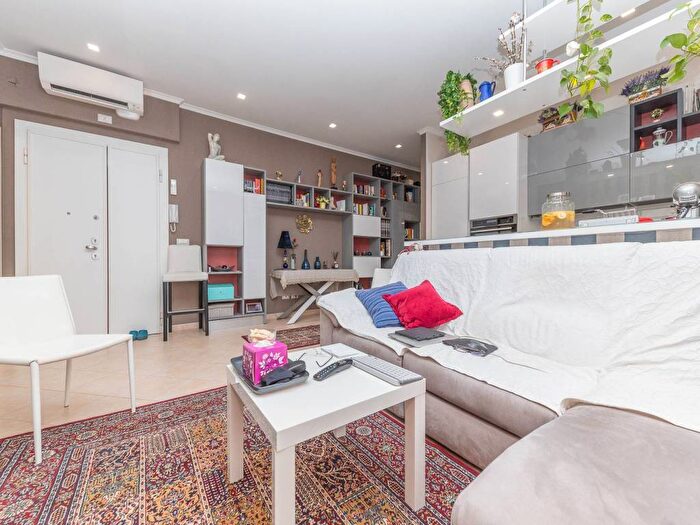 Appartamento trilocale in vendita in Via Appia Nuova, Appio Latino, Roma