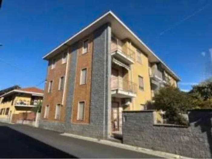 Appartamento trilocale in vendita in Via Giosuè Carducci, Cameri