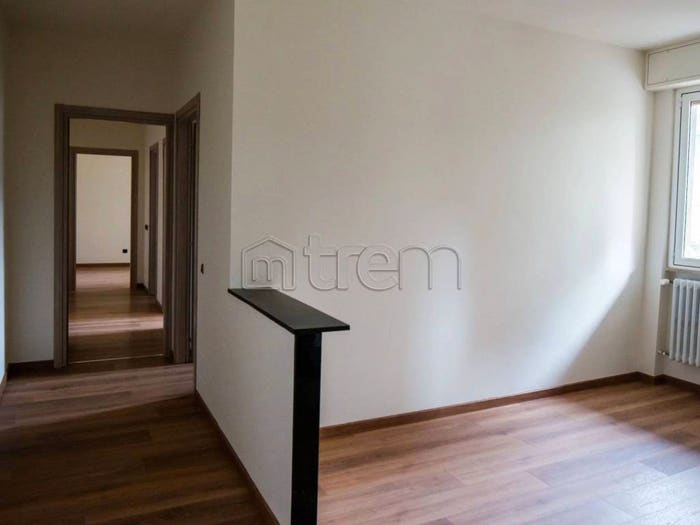 Appartamento trilocale in vendita in Via LB Cabella, Centro, Garbagnate Milanese