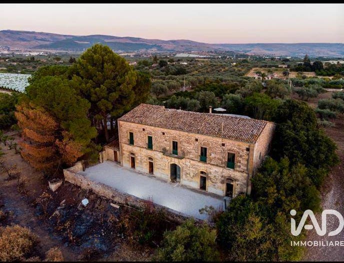 Casa con 6 locali in vendita in Contrada Piante Zammarro Zottopera, Chiaramonte Gulfi