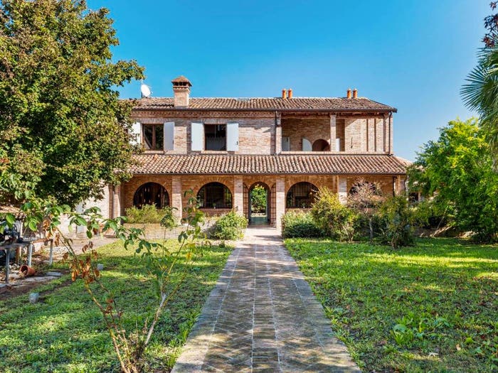 Casa con 6 locali in vendita in Via Camillo Benso di Cavour, Sermide e Felonica