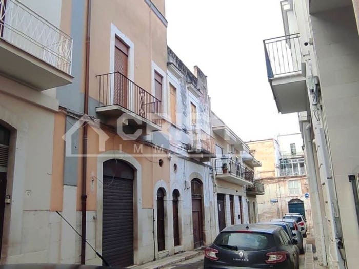 Casa con 6 locali in vendita in Via Antonio Salandra, Centro, Andria