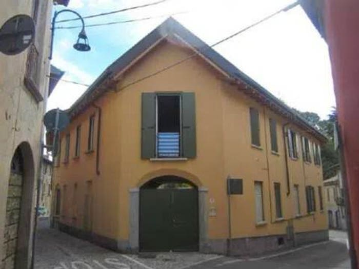 Appartamento trilocale in vendita in Via Chiesa Molinari A, Centro, Erba