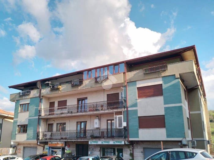 Appartamento con 5 locali in vendita in Via della resistenza, Andreotta, Castrolibero
