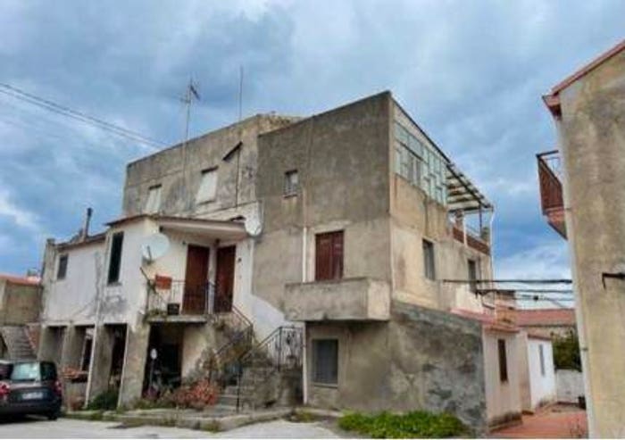 Appartamento trilocale in vendita in Via Umberto I, Mongiove, Patti
