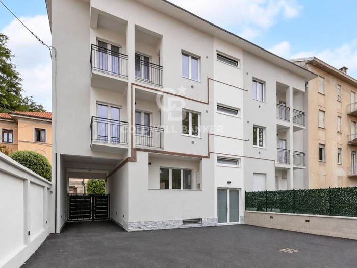 Appartamento trilocale in vendita in VIA LUIGIA GREPPI, Olgiate Olona