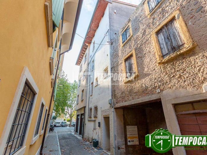 Appartamento quadrilocale in vendita in Vicolo Disciplina, Bussolengo
