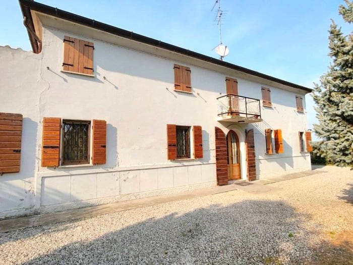Casa con 6 locali in vendita in Via Corazza, San Martino, Ferrara