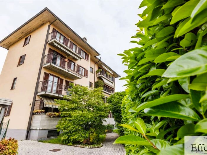 Appartamento con 5 locali in vendita in Via Michelino Da Besozzo, Centro, Besozzo