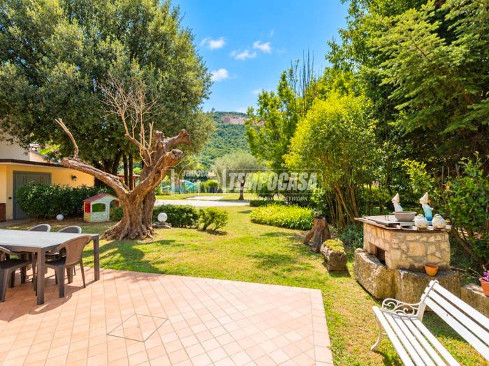 Appartamento quadrilocale in vendita in Via Gazzolo, Centro, Botticino