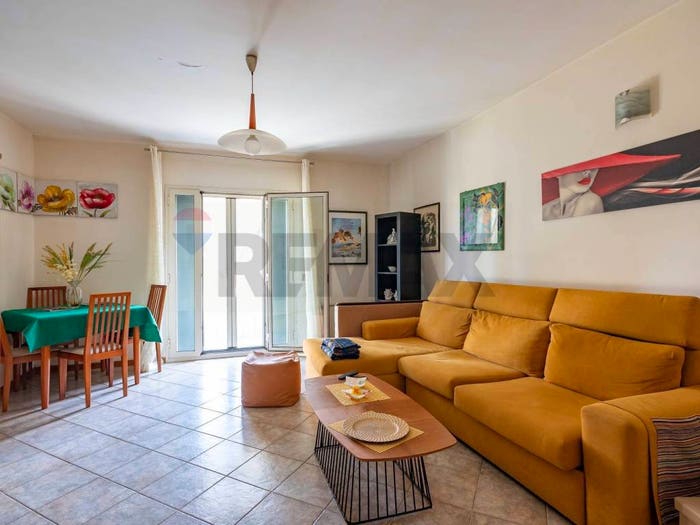 Appartamento con 5 locali in vendita in VIA MARIO SCELBA, Centro, Caltagirone