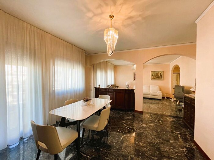 Appartamento con 6 locali in vendita in Corso del Popolo, Venezia