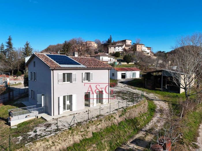 Casa con 6 locali in vendita in Contrada Morichella, Morichella, San Ginesio