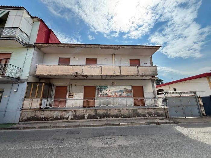 Casa in vendita in Via Alessandro Manzoni, Crispano