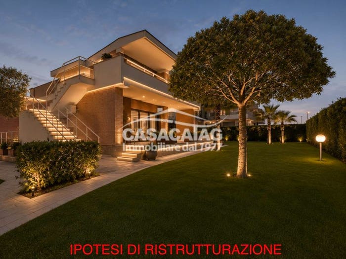 Casa con 6 locali in vendita in Piazzale Cristoforo Colombo, Castel Fusano, Roma