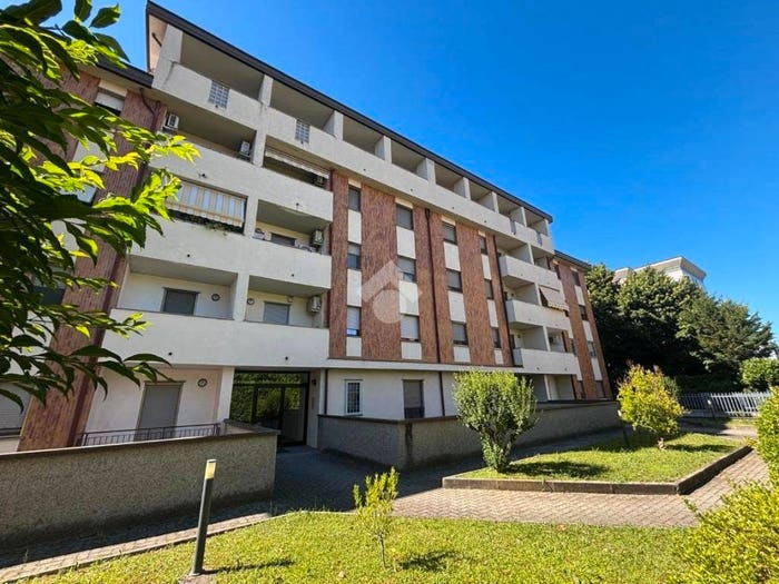 Appartamento trilocale in vendita in Via Terrazzano, San Pietro Pace, Rho