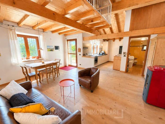 Casa quadrilocale in vendita in Via Sirana, Sorico