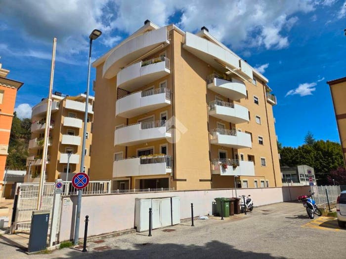 Appartamento quadrilocale in vendita in Viale Marcello Federici, Ascoli Piceno