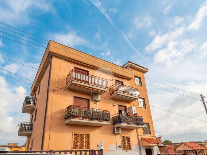 Appartamento quadrilocale in vendita in Via borore, Rocca Cencia, Roma