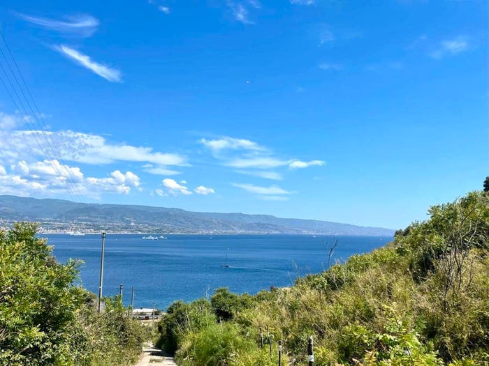 Casa con 6 locali in vendita in Strada Panoramica dello Stretto, Villaggio Pace, Messina
