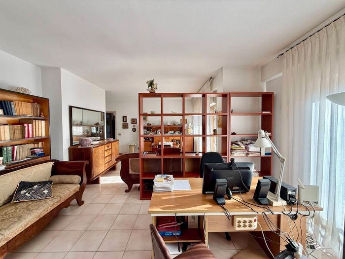 Appartamento quadrilocale in vendita in Via Chiusa della Corte, Aci Catena