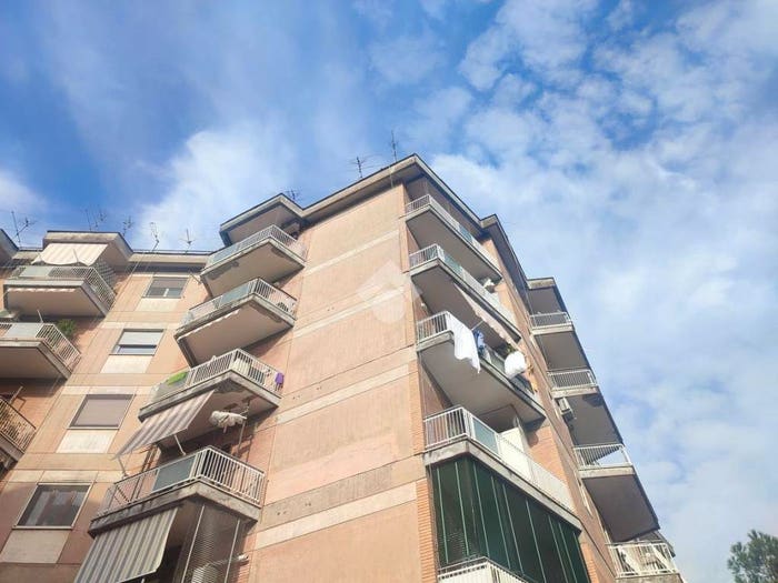 Appartamento trilocale in affitto in Viale colli aminei, Colli Aminei Capodimonte, Napoli