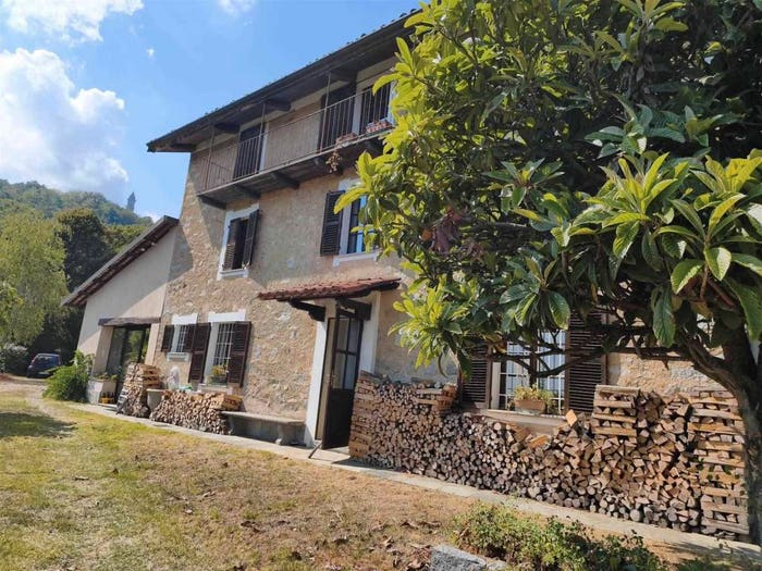 Casa con 6 locali in vendita in via Capitan Triverio, Bioglio