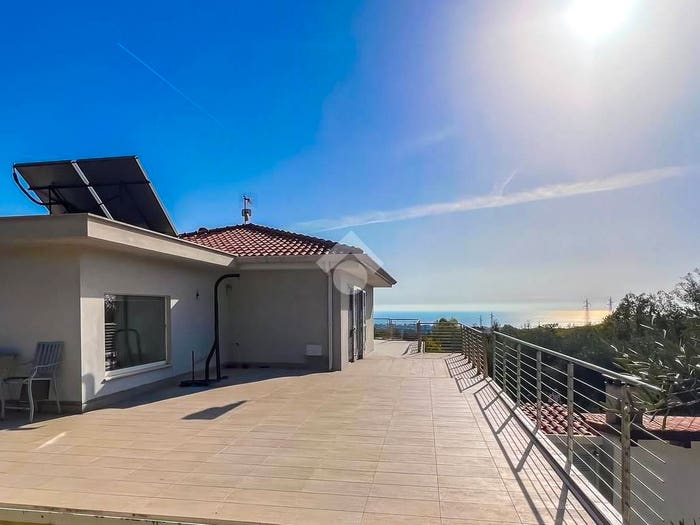 Casa con 5 locali in vendita in Via Gesso Paradiso, Formia