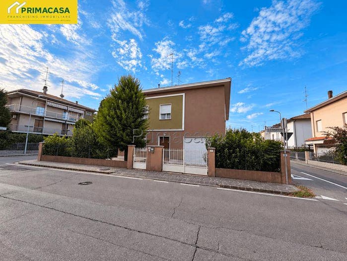 Casa trilocale in vendita in via tevere, Due Ponti, Carpi