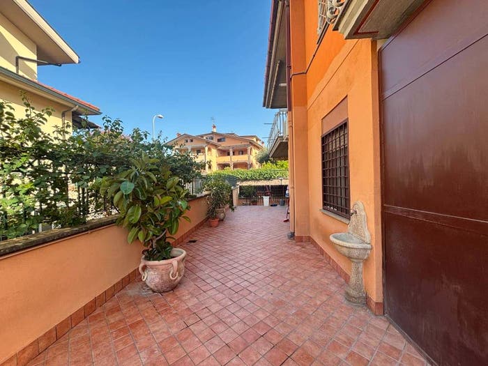 Appartamento con 5 locali in vendita in Via del Pordoi, Tor Lupara, Fonte Nuova