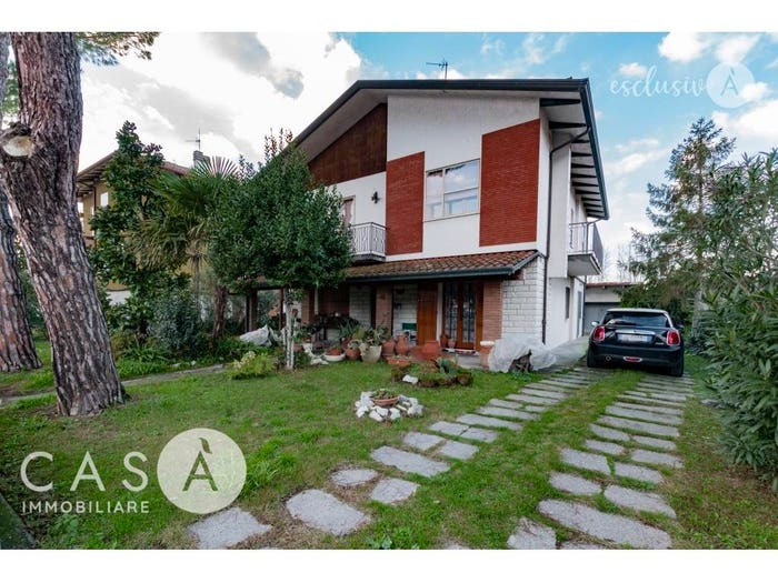 Casa con 6 locali in vendita in Viale dei Lombardi, Lido di Savio Lido di Classe, Ravenna