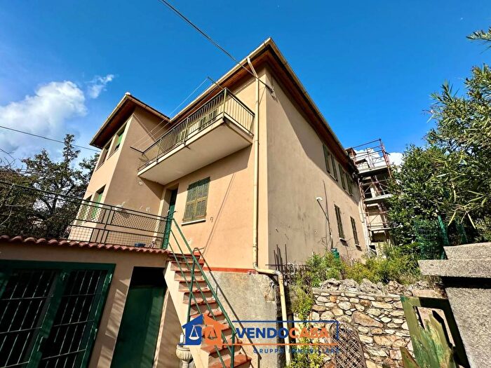 Appartamento trilocale in vendita in Via Tagliamento, Centro, Loano