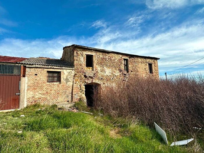 Casa con 6 locali in vendita in Strada Comunale Fonte degli Abbagliati, Centro, Teramo