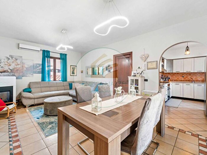 Casa con 6 locali in vendita in Via Parigi, Viale Aldo Moro Ospedale Vecchio, Olbia