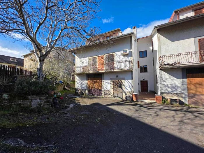 Casa con 6 locali in vendita in Via Arezzo, Centro, Castel del Piano