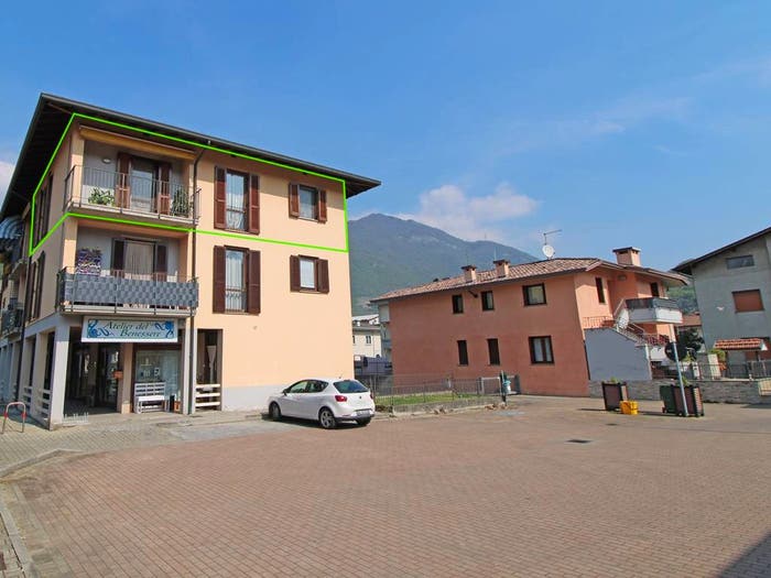 Appartamento con 5 locali in vendita in Viale Dottor Kliner, Centro, Cividate Camuno
